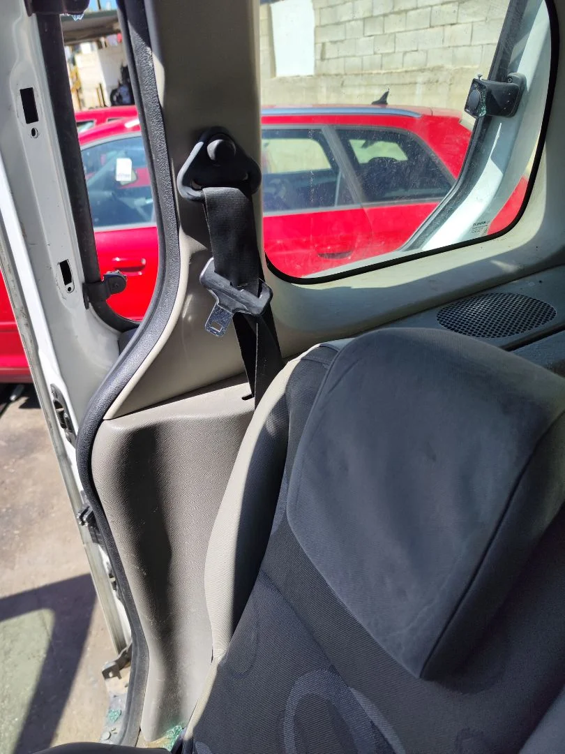Foto de CINTURON SEGURIDAD TRASERO DERECHO RENAULT KANGOO II (F/KW0) 1.5 dCi Diesel CAT (86 CV / 63 KW)