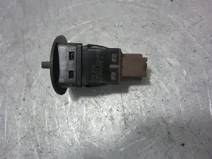 Foto de INTERRUPTOR RENAULT CLIO IV GRANDTOUR 0.9 Energy (90 CV / 66 KW) referencia 681995290R foto 3