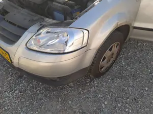 Foto de REFUERZO PARAGOLPES DELANTERO VOLKSWAGEN FOX (5Z1)(04.2005) 1.4  (75 CV / 55 KW)