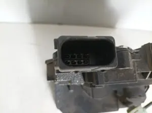 Foto de CERRADURA PUERTA DELANTERA DERECHA OPEL CORSA D referencia 13258274 foto 4