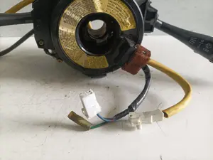 Foto de MANDO MULTIFUNCION MITSUBISHI GALANT FAMILIAR (EA0) 2.5 V6 24V CAT (163 CV / 120 KW) referencia H63275Y foto 3