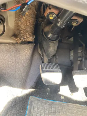 Foto de PEDAL EMBRAGUE NISSAN SERENA (C23M) 2.3 Diesel (75 CV / 55 KW)