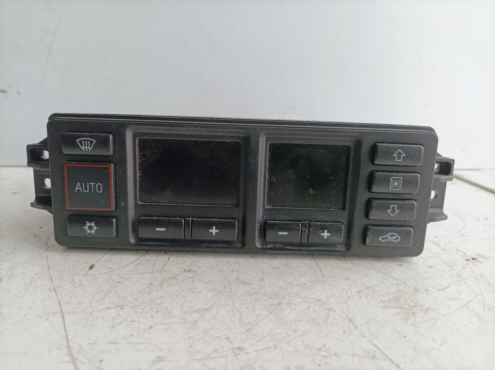 Foto de MANDO CLIMATIZADOR AUDI A3 (8L) 1.9 TDI (90 CV / 66 KW) referencia 8L0820043D