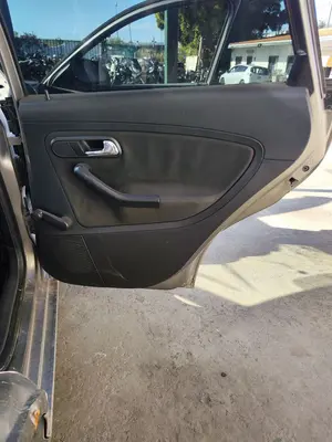 Foto de GUARNECIDO PUERTA TRASERA DERECHA SEAT IBIZA (6L1) 1.9 TDI (101 CV / 74 KW)