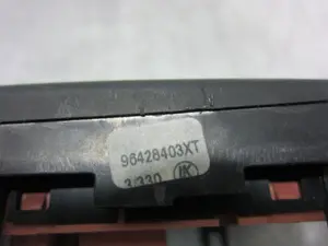 Foto de INTERRUPTOR CITROEN C3 1.4 (73 CV / 54 KW) referencia 96428403XT foto 3