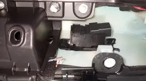 Foto de MANDO ELEVALUNAS TRASERO IZQUIERDO JAGUAR F-PACE 3.0 V6 Diesel CAT (301 CV / 221 KW) referencia GX7314717AC foto 2