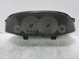 Foto de CUADRO INSTRUMENTOS FORD FOCUS BERLINA (CAK) 1.6 16V CAT (101 CV / 74 KW) referencia 98AP10841BC
