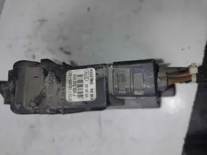 Foto de MOTOR ELEVALUNAS DELANTERO IZQUIERDO VOLKSWAGEN GOLF IV BERLINA (1J1)(10.1997) referencia 0130821767 foto 3