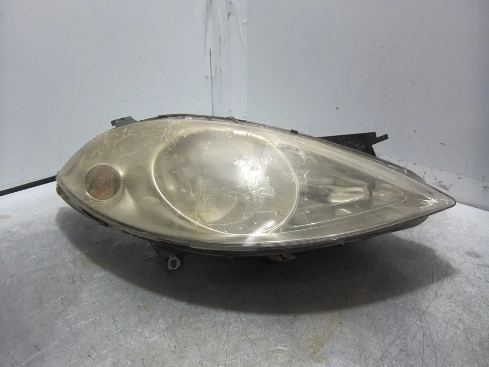 Foto de FARO DERECHO MERCEDES-BENZ CLASE A (BM 169) 2.0 CDI CAT (82 CV / 60 KW) referencia A1698200261