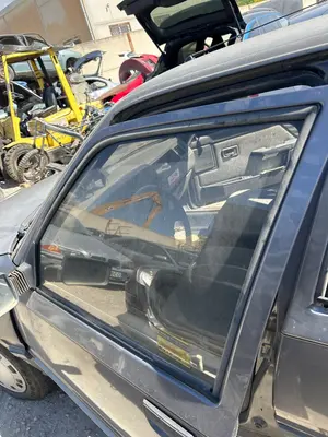 Foto de LUNA DELANTERA IZQUIERDA PEUGEOT 309 1.6  (88 CV / 65 KW)