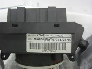 Foto de MANDO MULTIFUNCION FIAT 500 (150) BERLINA 1.2 CAT (69 CV / 51 KW) referencia 07354724700 foto 6