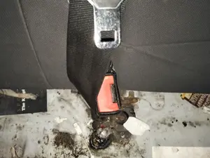 Foto de ENGANCHE CINTURON TRASERO IZQUIERDO FORD FIESTA (CNN)