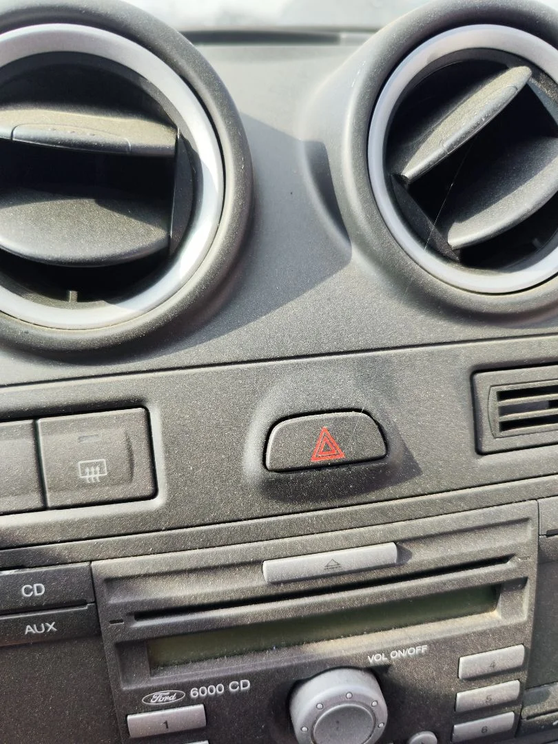 Foto de WARNING FORD FIESTA (CBK) 1.4 TDCi CAT (68 CV / 50 KW)