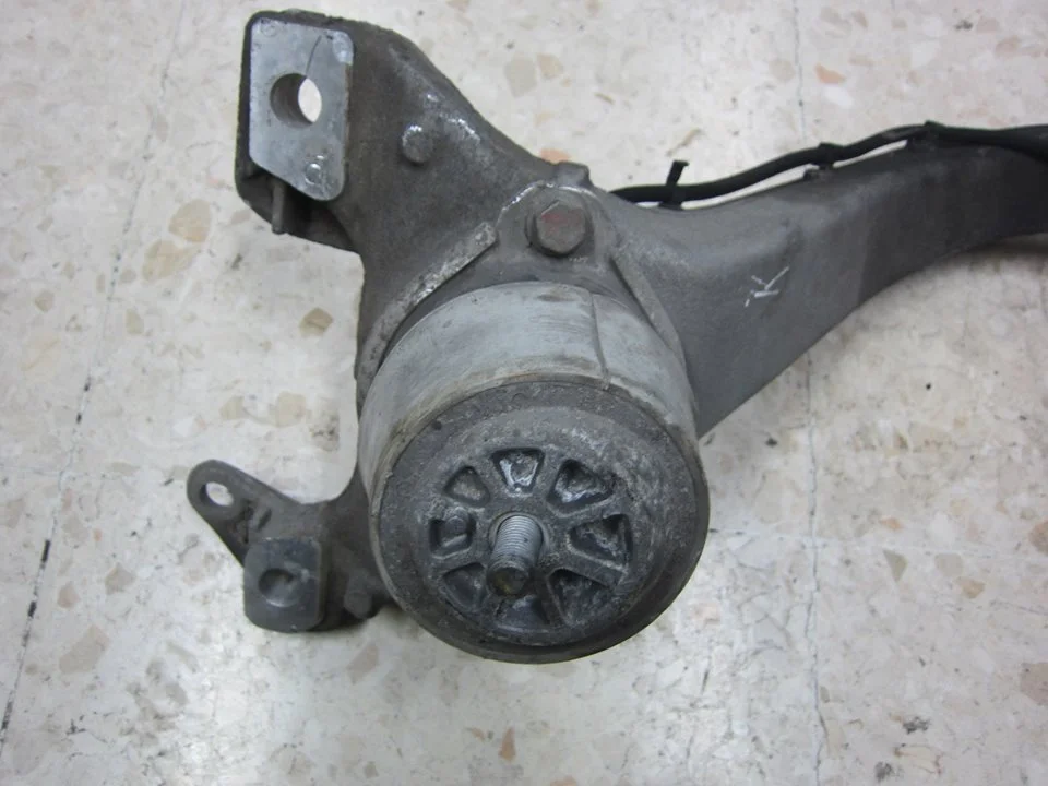 Foto de SOPORTE MOTOR PORSCHE CAYENNE (TIPO 92A) referencia 7L8199131F