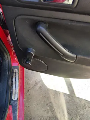 Foto de ELEVALUNAS TRASERO DERECHO VOLKSWAGEN GOLF IV BERLINA (1J1)(10.1997) 1.9 TDI (90 CV / 66 KW)