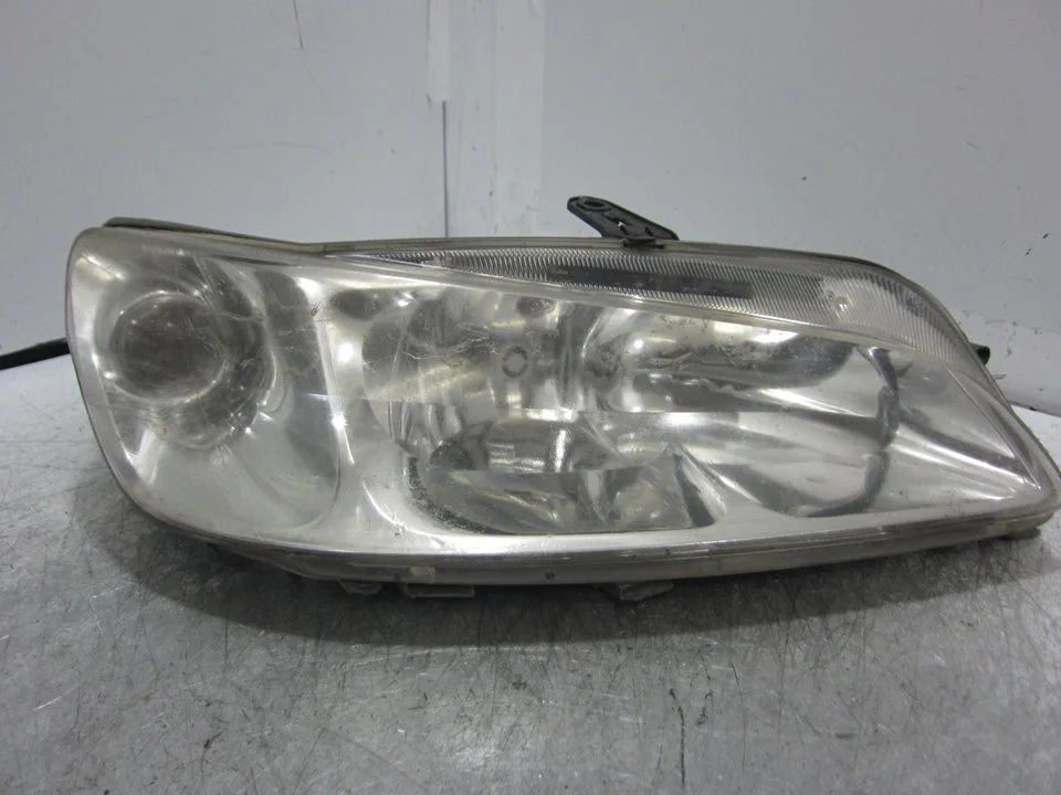 Foto de FARO DERECHO PEUGEOT 306 3/5 PT. / 4 PT. (S2) 2.0 HDi CAT (90 CV / 66 KW) referencia 88203989D