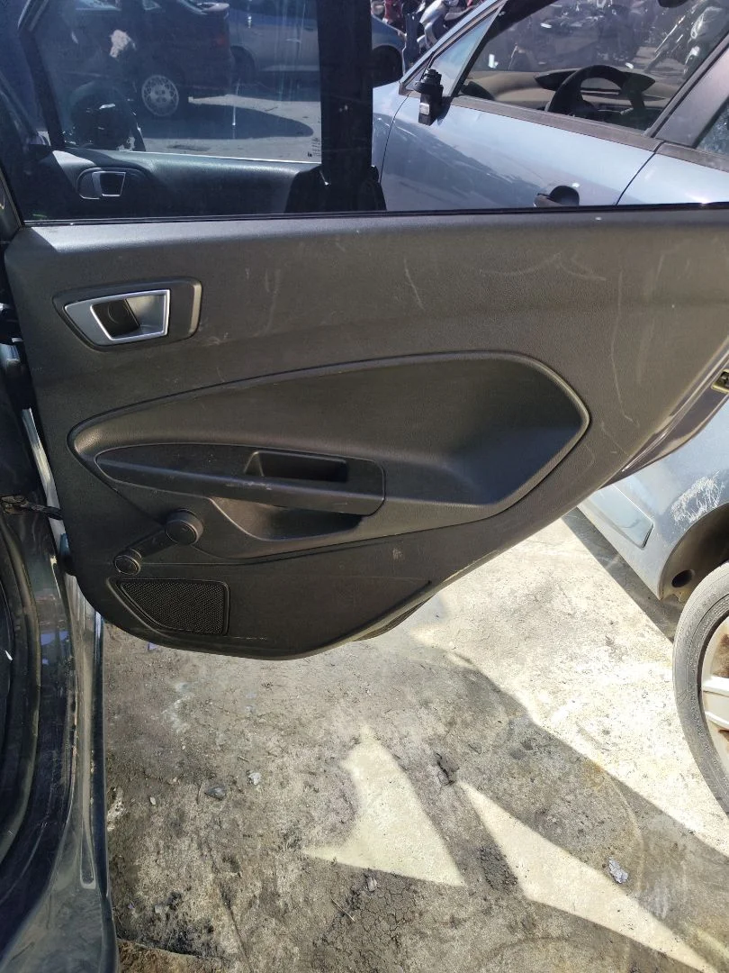 Foto de GUARNECIDO PUERTA TRASERA DERECHA FORD FIESTA (CNN) 1.5 TDCi CAT (75 CV / 55 KW) referencia 1851645