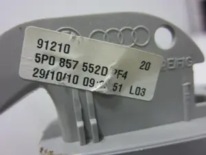 Foto de PARASOL IZQUIERDO SEAT LEON (1P1) 1.6 TDI (105 CV / 77 KW) referencia 5P0857552D foto 3