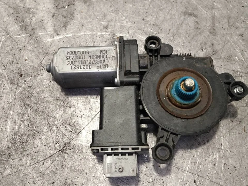 Foto de MOTOR ELEVALUNAS DELANTERO DERECHO ALFA ROMEO GIULIETTA (191) 2.0 JTDM CAT (175 CV / 129 KW) referencia 5000884