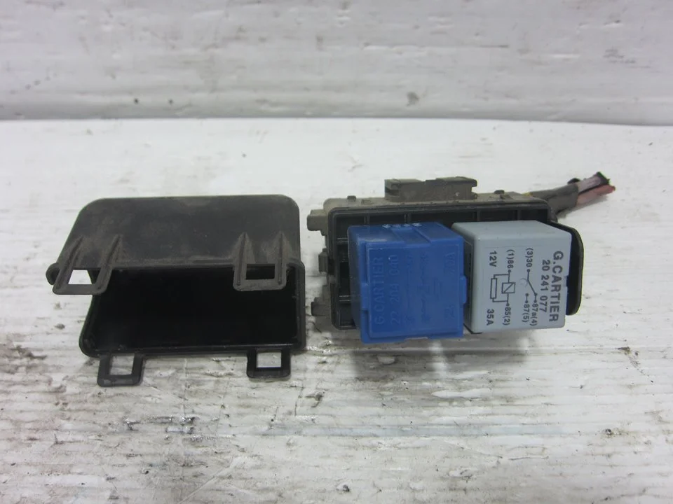 Foto de CAJA RELES / FUSIBLES RENAULT MODUS I 1.5 dCi Diesel (82 CV / 60 KW) referencia 8200222933