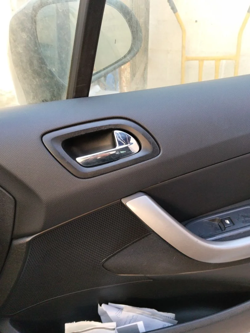 Foto de MANETA INTERIOR DELANTERA DERECHA PEUGEOT 308 SW 1.6 HDi FAP CAT (9HZ / DV6TED4) (109 CV / 80 KW)
