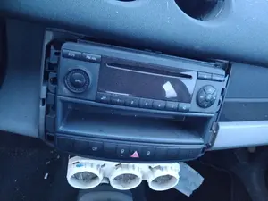 Foto de SISTEMA AUDIO / RADIO CD SMART FORFOUR 1.5 CDI CAT (68 CV / 50 KW)