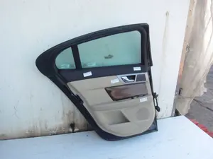 Foto de PUERTA TRASERA IZQUIERDA JAGUAR XF 2.7 V6 Diesel CAT (207 CV / 152 KW) foto 10