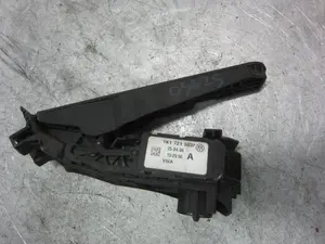 Foto de POTENCIOMETRO PEDAL SEAT LEON (1P1) 1.9 TDI (105 CV / 77 KW) referencia 1K1721503P foto 6