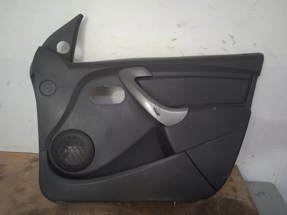 Foto de GUARNECIDO PUERTA DELANTERA DERECHA DACIA DUSTER I 1.5 dCi Diesel CAT (86 CV / 63 KW) referencia 809004143R