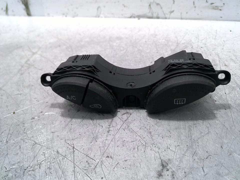 Foto de INTERRUPTOR FORD FOCUS BERLINA (CAK) 2.0 16V CAT (131 CV / 96 KW) referencia YS4T19A45BA