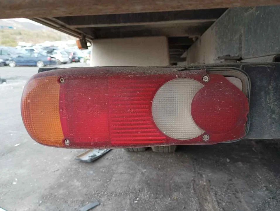 Foto de PORTALAMPARAS NISSAN CABSTAR E 3.0 Diesel (120 CV / 88 KW)