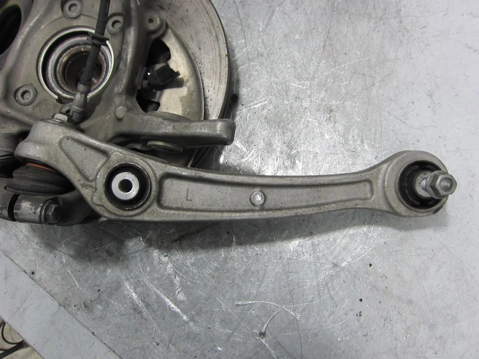Foto de BRAZO SUSPENSION INFERIOR DELANTERO IZQUIERDO PORSCHE MACAN (95BA) referencia 8K0407155C