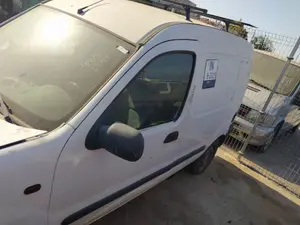 Foto de PUERTA DELANTERA IZQUIERDA RENAULT KANGOO I (F/KC0) 1.5 dCi Diesel (82 CV / 60 KW)