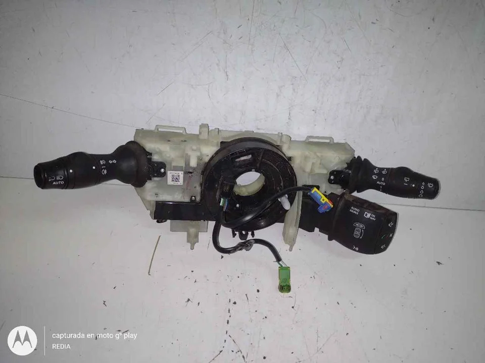 Foto de MANDO MULTIFUNCION RENAULT MEGANE III COUPE 1.9 dCi Diesel FAP (131 CV / 96 KW) referencia 255670019RB