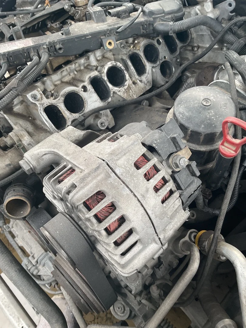 Foto de ALTERNADOR BMW SERIE 1 BERLINA (E81/E87) 2.0 Turbodiesel CAT (143 CV / 105 KW)