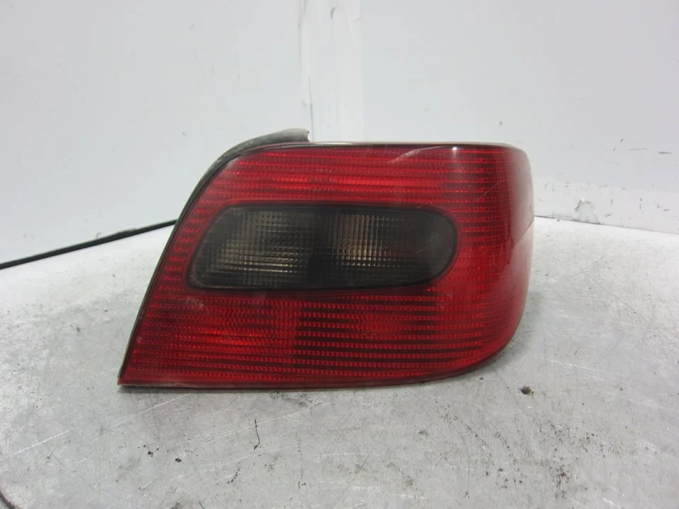 Foto de PILOTO TRASERO DERECHO CITROEN XSARA BERLINA 1.9 Diesel (69 CV / 51 KW) referencia 2534