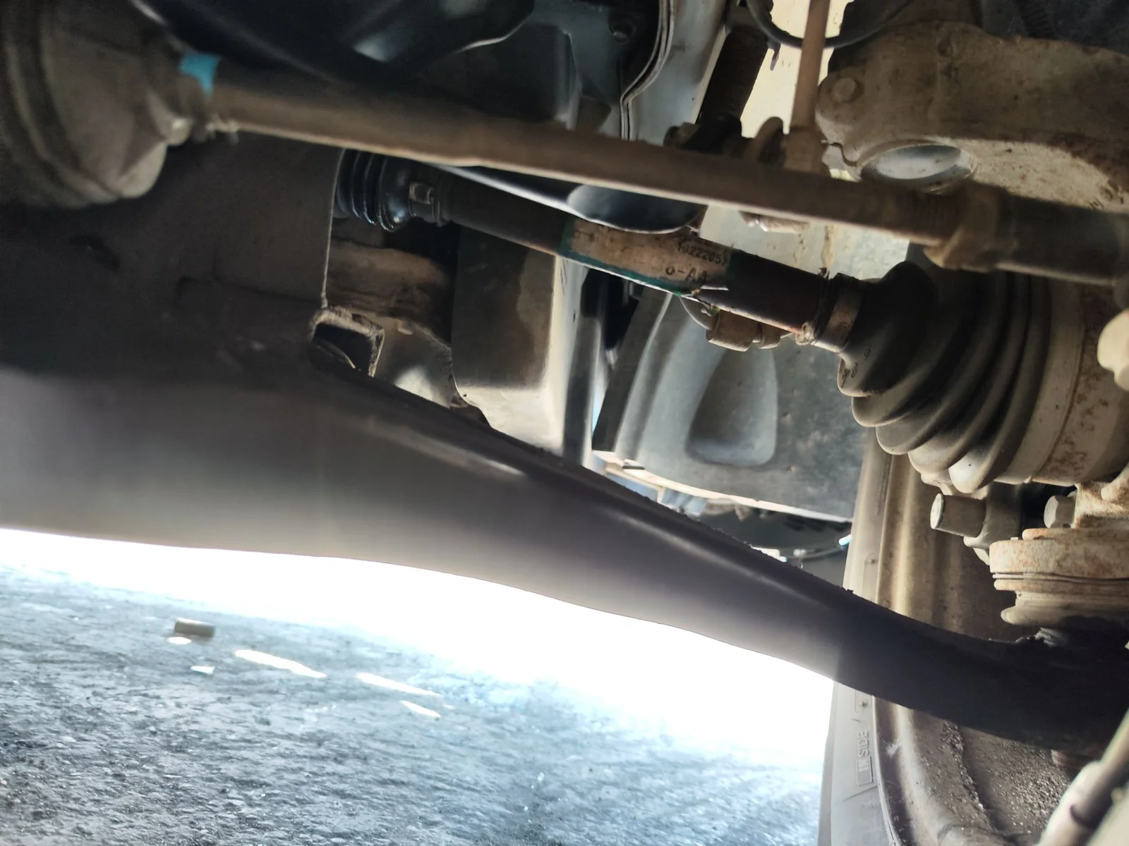 Foto de TRANSMISION DELANTERA DERECHA FORD TRANSIT CONNECT (TC7) 1.8 TDCi CAT (90 CV / 66 KW)