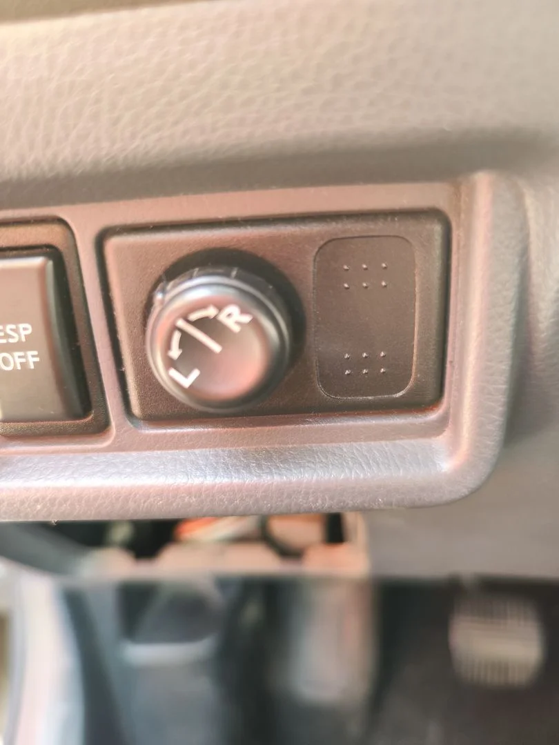 Foto de MANDO RETROVISOR NISSAN PRIMERA BERLINA (P12) 1.9 16V Turbodiesel CAT (120 CV / 88 KW)