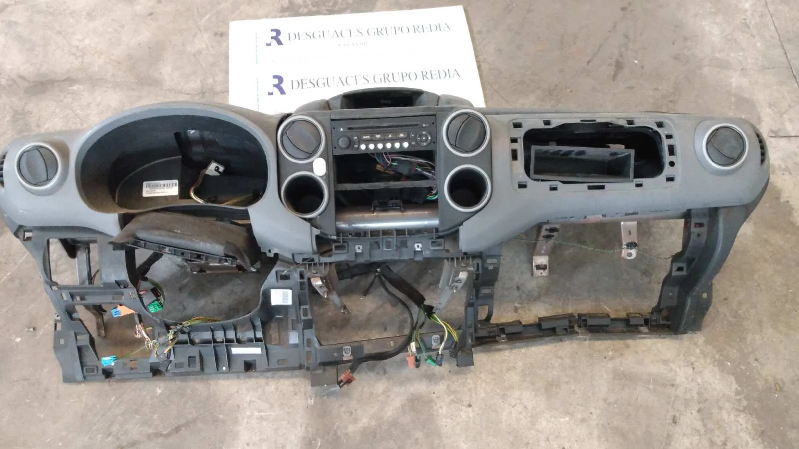Foto de SALPICADERO CITROEN BERLINGO 1.6 HDi FAP (90 CV / 66 KW)