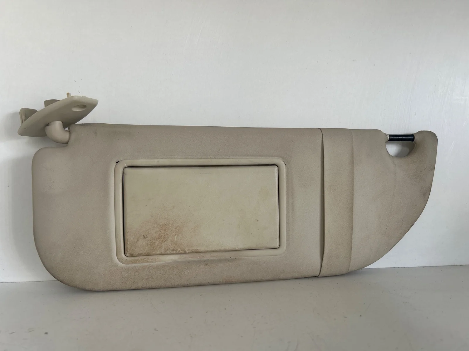 Foto de PARASOL IZQUIERDO CITROEN C4 BERLINA 1.6 16V HDi (90 CV / 66 KW)