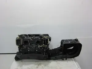 Foto de CALEFACCION ENTERA NORMAL MERCEDES-BENZ CLS (BM 219) 5.0 V8 24V CAT (306 CV / 225 KW) foto 8
