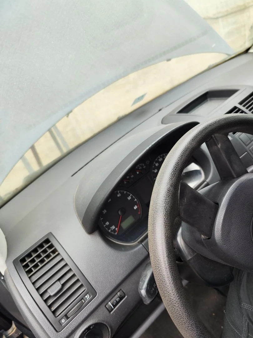 Foto de SALPICADERO VOLKSWAGEN POLO IV (9N1) 1.4 16V (75 CV / 55 KW) referencia 6Q1857001KLFKZ