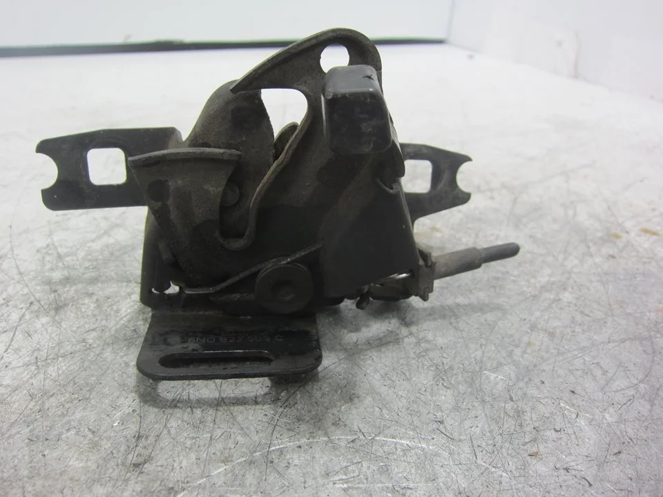 Foto de CERRADURA CAPO VOLKSWAGEN POLO III BERLINA (6N2) 1.4 16V (75 CV / 55 KW) referencia 6N0823509