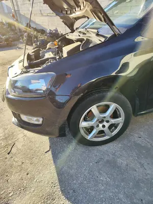 Foto de ALETA DELANTERA IZQUIERDA VOLKSWAGEN POLO V (6R1) 1.2  (60 CV / 44 KW)
