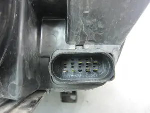 Foto de FARO DERECHO FORD FOCUS C-MAX (CAP)(2003) 1.6 TDCi CAT (109 CV / 80 KW) referencia 4311158R foto 3