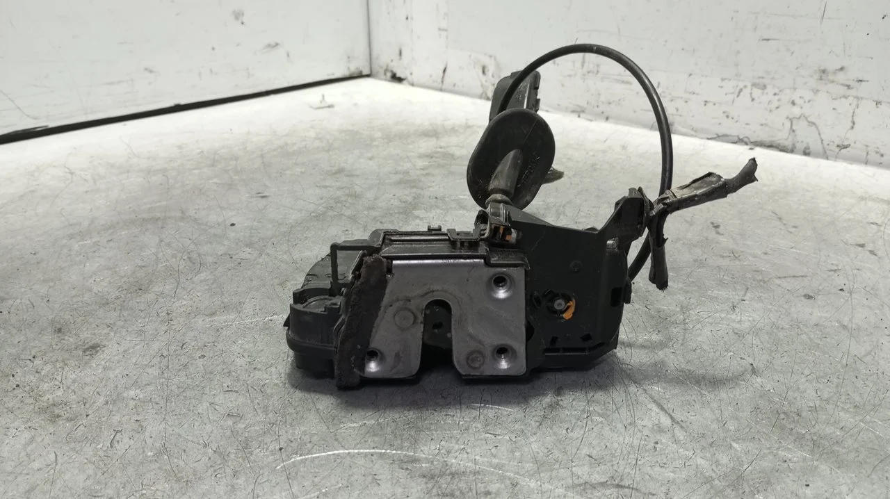 Foto de CERRADURA PUERTA DELANTERA DERECHA RENAULT CLIO IV GRANDTOUR 0.9 Energy (90 CV / 66 KW) referencia COMPRA
