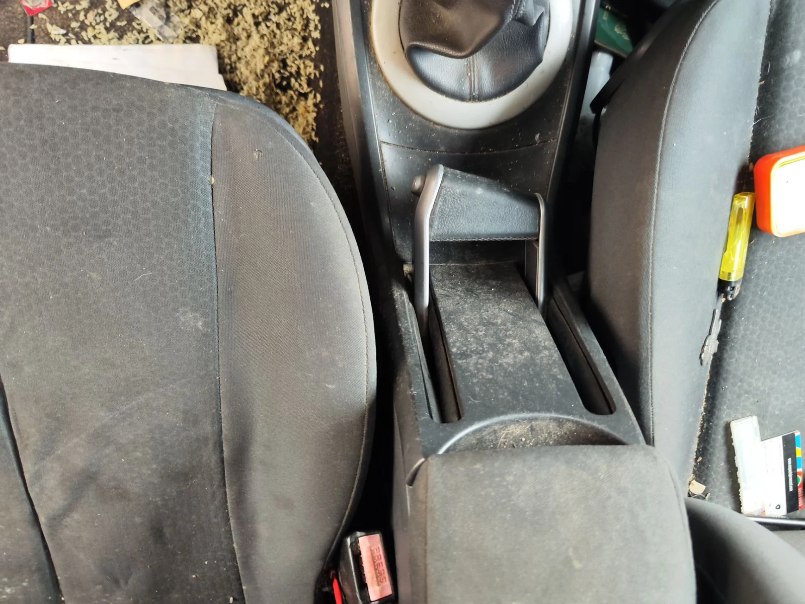 Foto de PALANCA FRENO RENAULT MEGANE II BERLINA 5P 1.6 CAT (113 CV / 83 KW)
