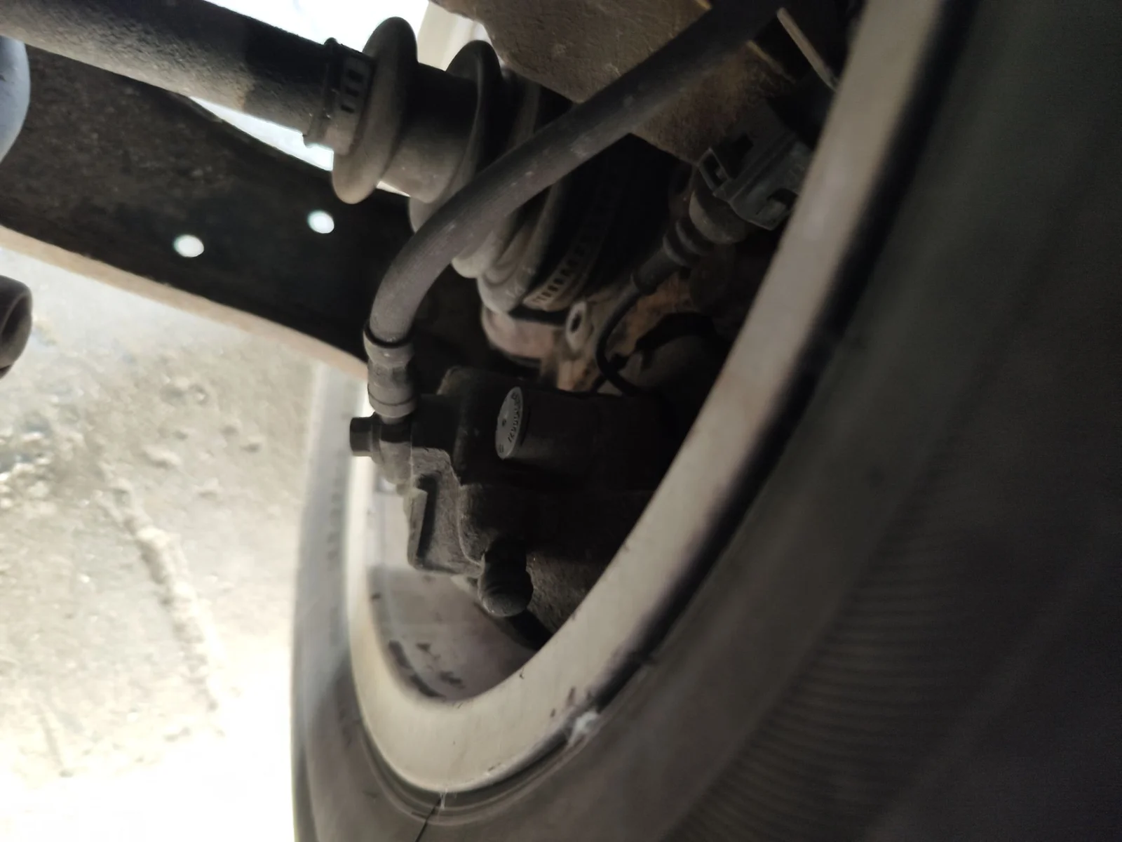 Foto de PINZA DE FRENO DELANTERA IZQUIERDA VOLKSWAGEN GOLF PLUS V (5M1) 1.9 TDI (105 CV / 77 KW)