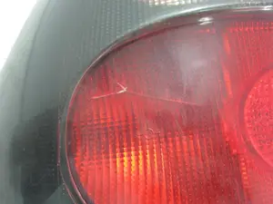 Foto de PILOTO TRASERO IZQUIERDO RENAULT MEGANE I CLASSIC (LA0) 2.0 CAT (109 CV / 80 KW) referencia 7700828137 foto 2