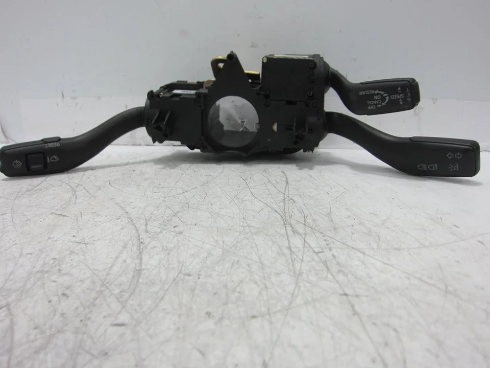 Foto de MANDO MULTIFUNCION AUDI A6 BERLINA (4F2) 4.2 V8 40V (335 CV / 246 KW) referencia 4F0953549A
